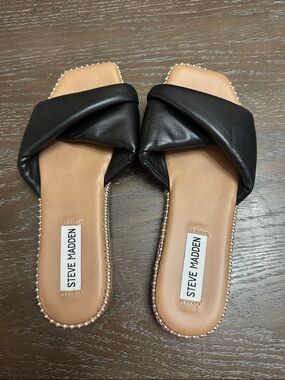 Steve Madden Black Twisted Cross-Band Slide with Beaded Trim